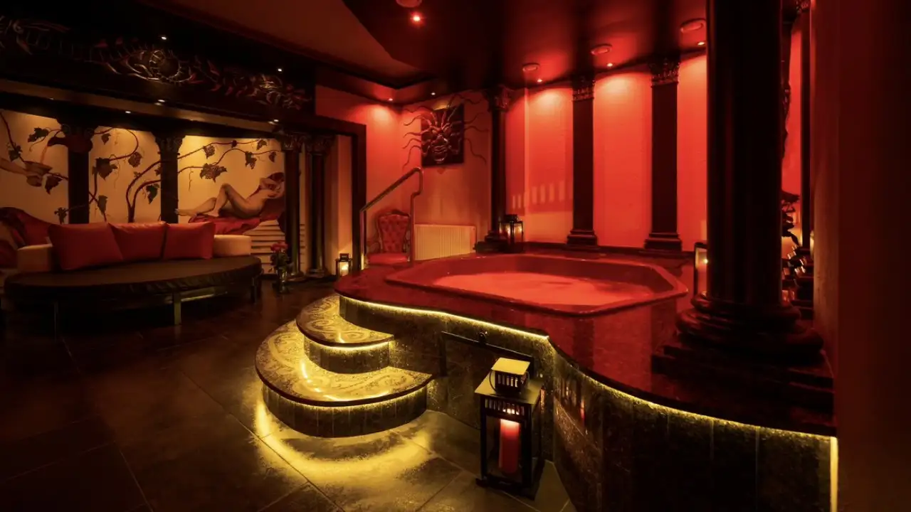 Inside Ray Club, showing the area with a Jacuzzi. Image owned by Ray Club and available at: https://ray-club.pl/pl/i/Galeria/17#galleryName=galeria,imageNumber=44