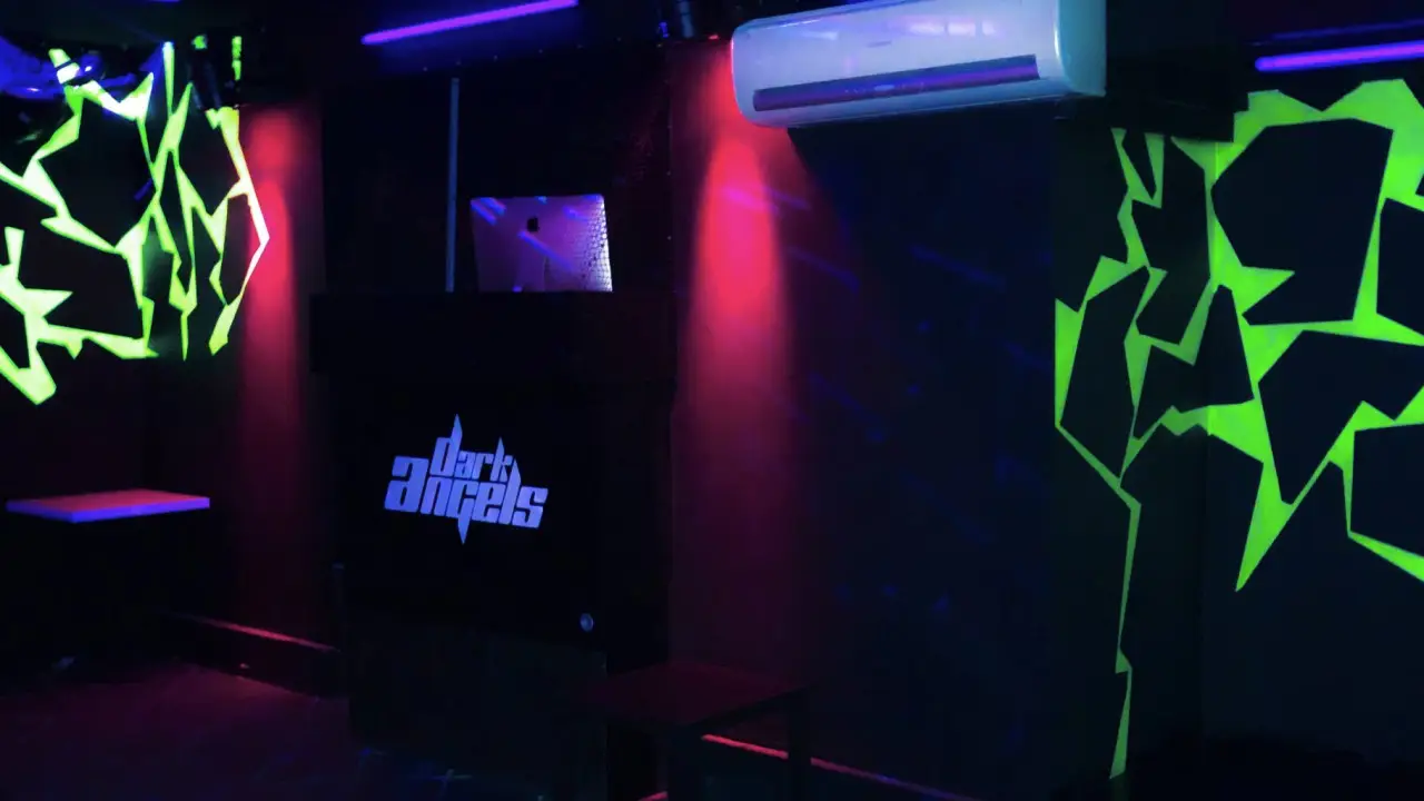 The interior of the Dark Angels club in Poznań. Image source comes from the club's own materials on Google Maps: https://www.google.com/maps/contrib/113309011168385288448/photos/@52.4072567,16.9380114,1a,73.9y/data=!3m7!1e2!3m5!1sCIHM0ogKEICAgID61qKaLg!2e10!6shttps:%2F%2Flh3.googleusercontent.com%2Fgps-cs%2FAH1DqX_wKHeIvGo-sA8gG_By7TjaMtsWDMo5IV1fKYoIfVMs2dQj1fap_8QzzSkrOvQVzgLpC7DDBYGKwsGpKJaqJW8DCO1xVnZxVkI4TfjuMklkYE2MSXvEEsus1xDHqPyXmQzHGDGC%3Dw378-h260-k-no!7i3068!8i2106!4m3!8m2!3m1!1e1